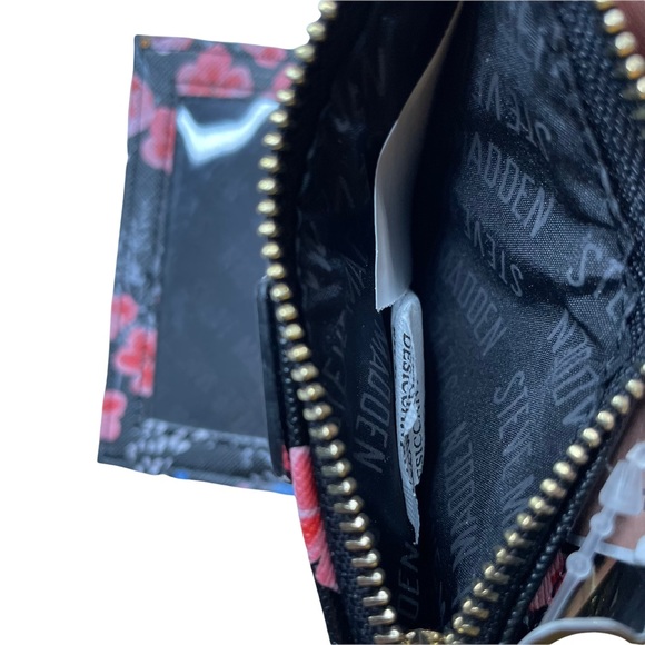 Steve Madden Bhayden card case - Picture 4 of 8